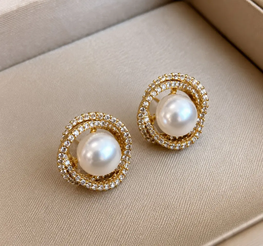 Pearl Bow Wreath Earring