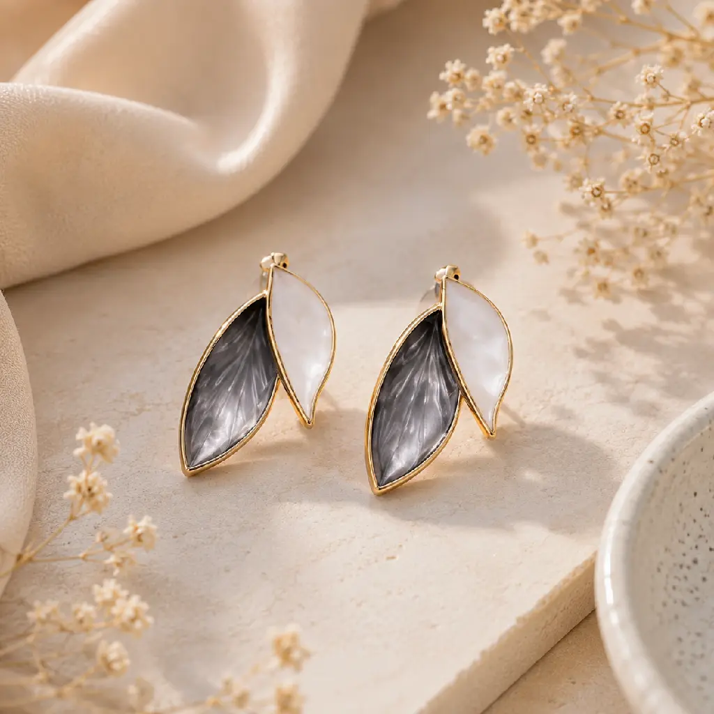 Mist Leaf Earring